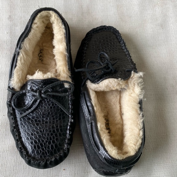 UGG Black Women's Moccasin Slippers fall winter - Picture 2 of 9